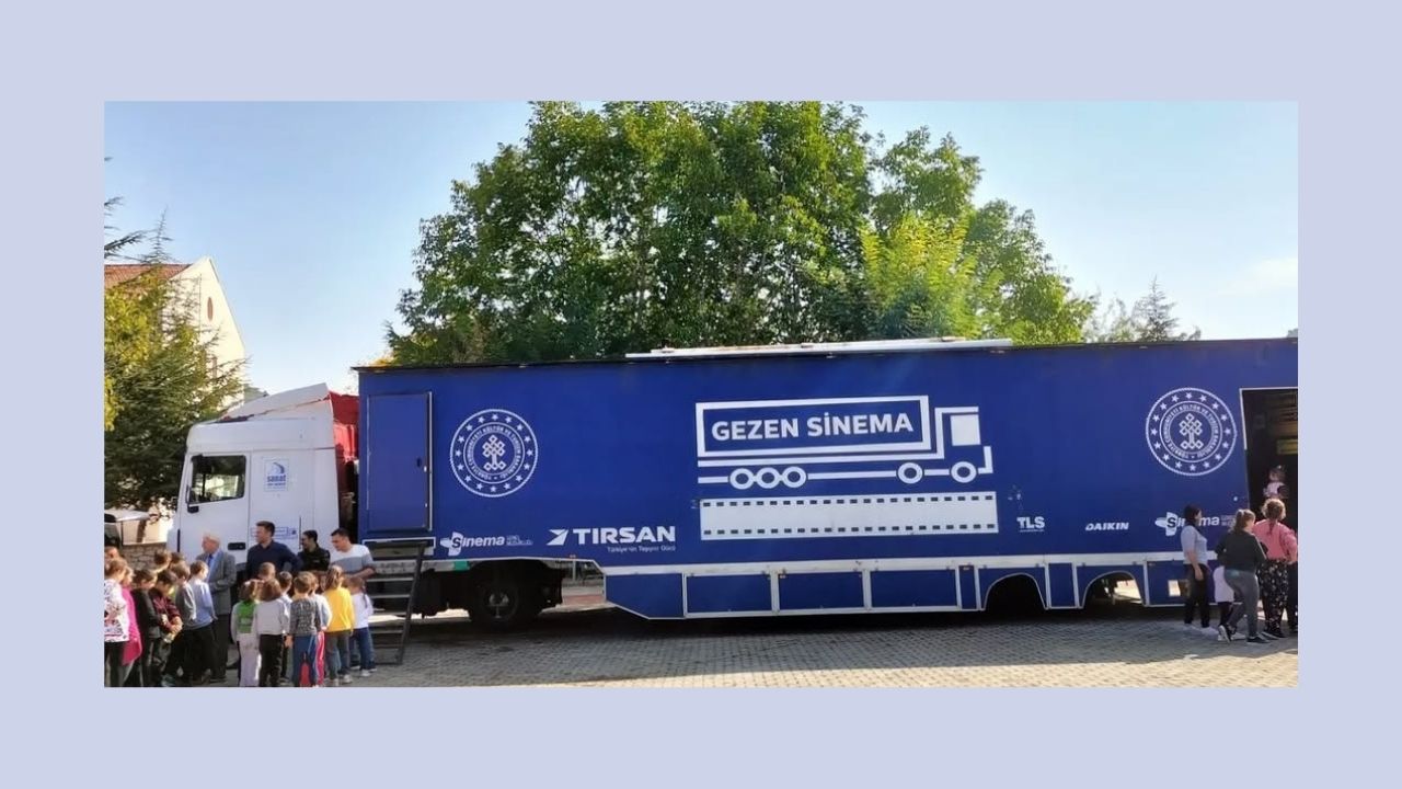Elazığ’ın İlçeleri “Gezen Sinema Tırı” ile Buluşuyor